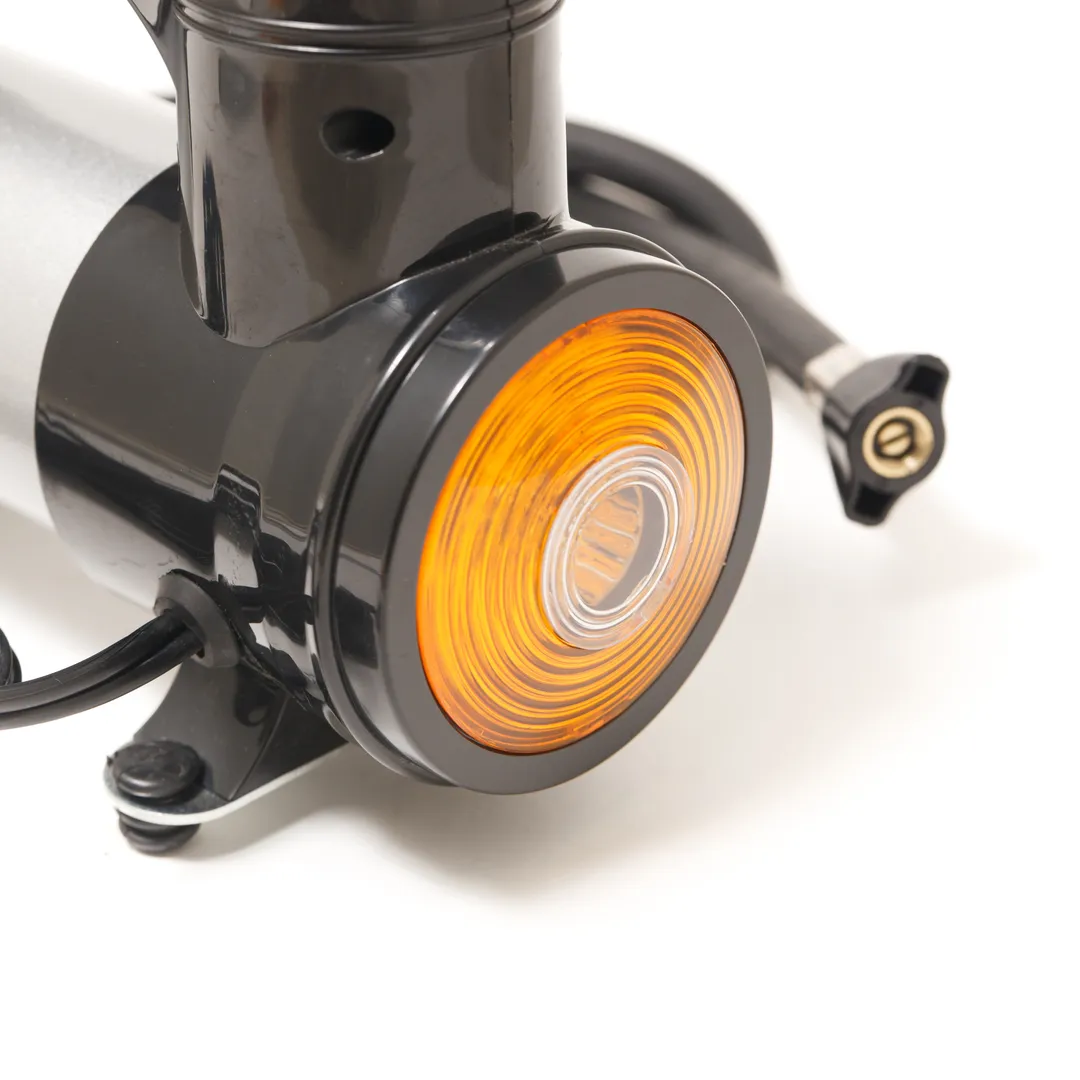 Компрессор поршневой автомобильный с фонарем Forsage F-581