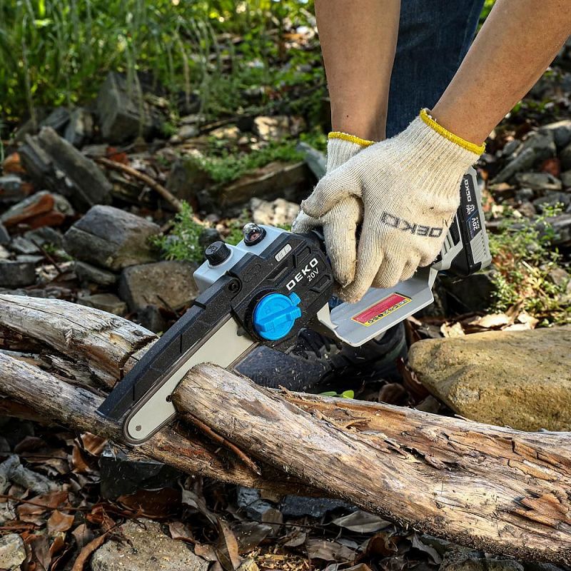 Пила цепная аккумуляторная DKCHS 20 083-2014 DEKO 083-2014