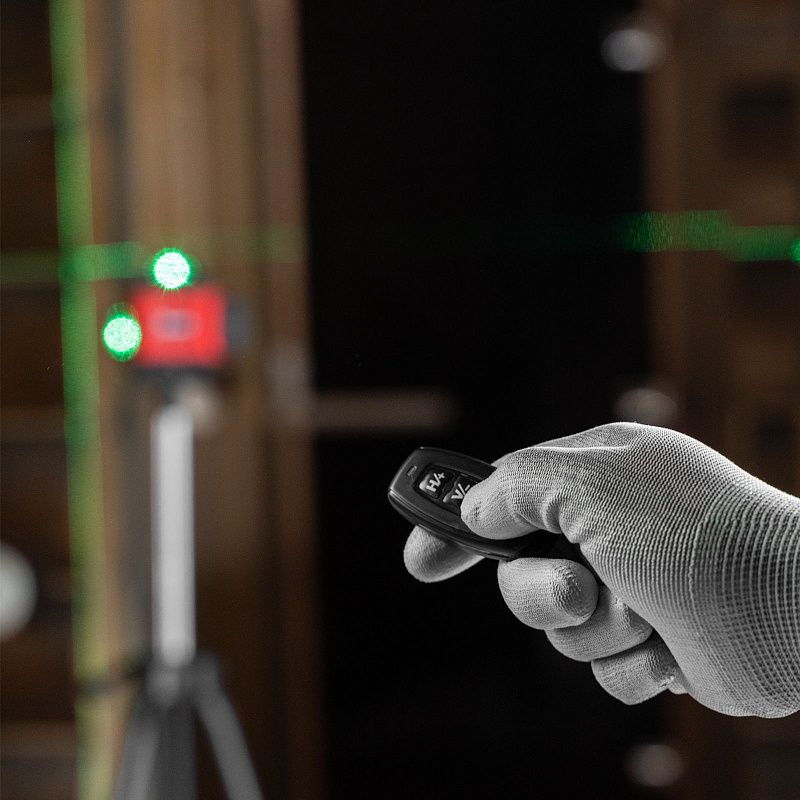 Лазерный уровень м-призм. ML 360-4 Pro SET, 30 м, акк. Li 3000 мАч, состоит из 2 частей MTX 350845