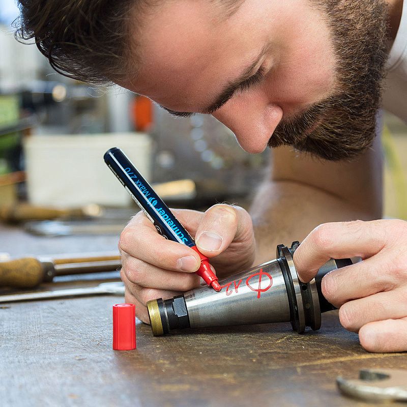 Маркер перманентный на нитрокраске "Schneider Maxx 270", красный