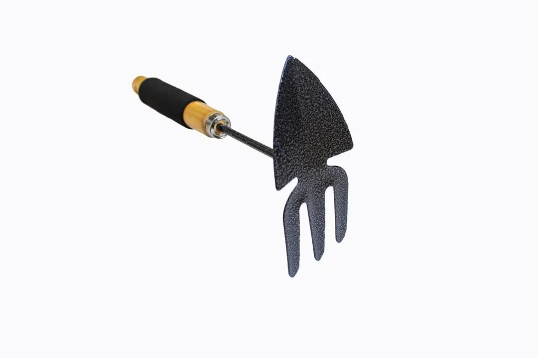 Тяпка-рыхлитель с деревянной рукояткой 3-зуб.,L-300 мм WMC TOOLS WMC-TG2104020-G