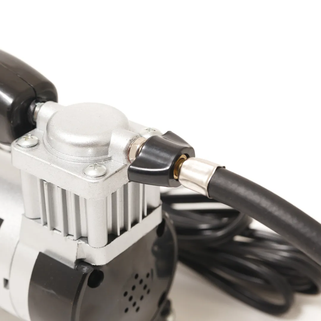 Компрессор поршневой автомобильный с фонарем Forsage F-581