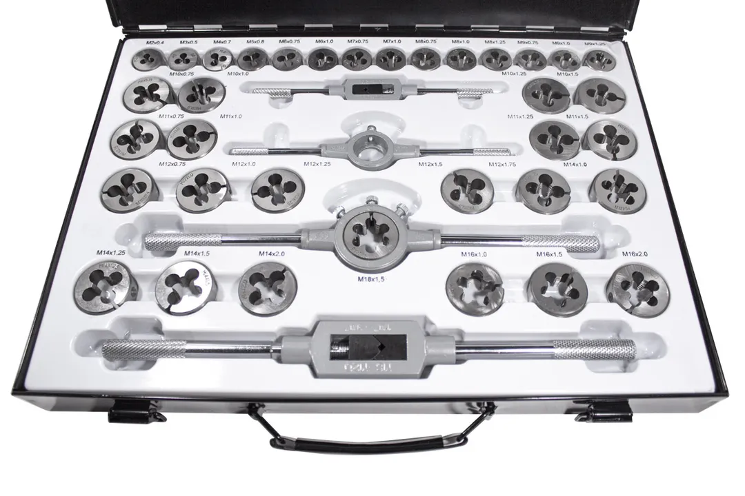 Набор метчиков и плашек 110 пр Forsage F-M110-1