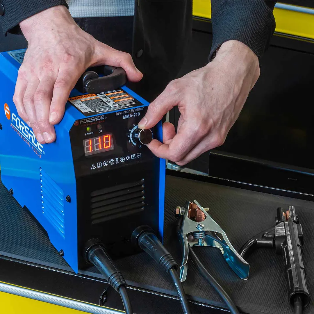 Сварочный аппарат 3.7кВт, 230В, Ø электрода 1.6-3.2 мм, сварочный ток 20-210А Forsage F-MMA-210