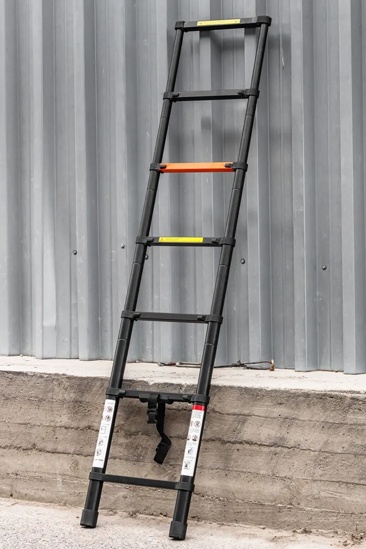 Лестница телескопическая алюминевая бытовая 2,0 м, 7 ступ. RockForce RF-UP200