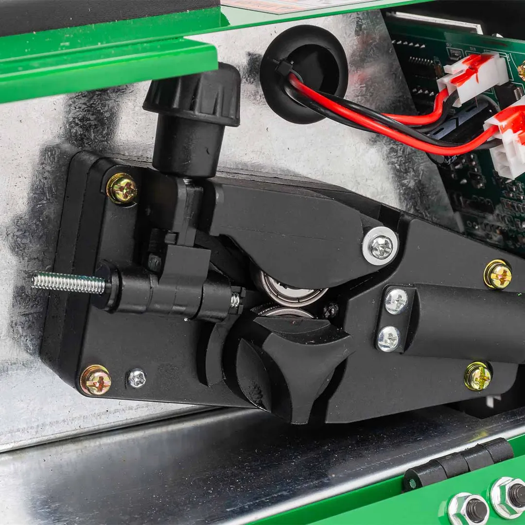 Сварочный аппарат 3.7кВт, 230В, Ø электрода 1.6-3.2 мм, Ø проволоки 0.8-1 мм, сварочный ток 20-205А RockForce RF-MIG-205P