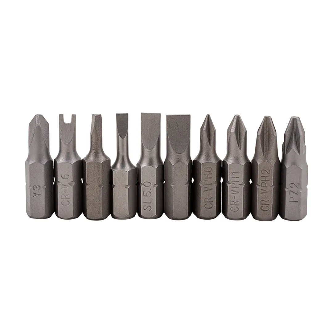 Отвертка реверсивная с набором бит RockForce RF-32810