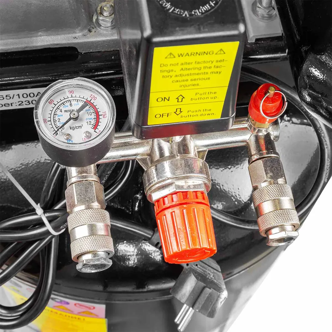 Компрессор 2-х поршневой с ременным приводом вертикальный 2.2кВт, ресивер 100 л, 250 л/м, 220В RockForce RF-265-100( vertical)