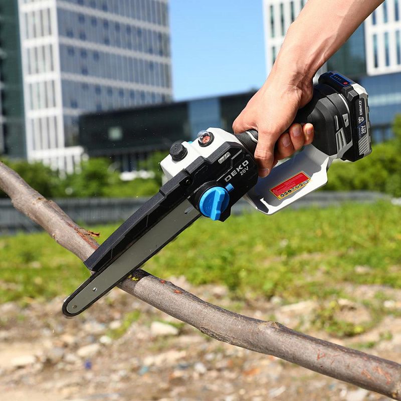 Пила цепная аккумуляторная DKCHS 20V 085-2010 DEKO 085-2010