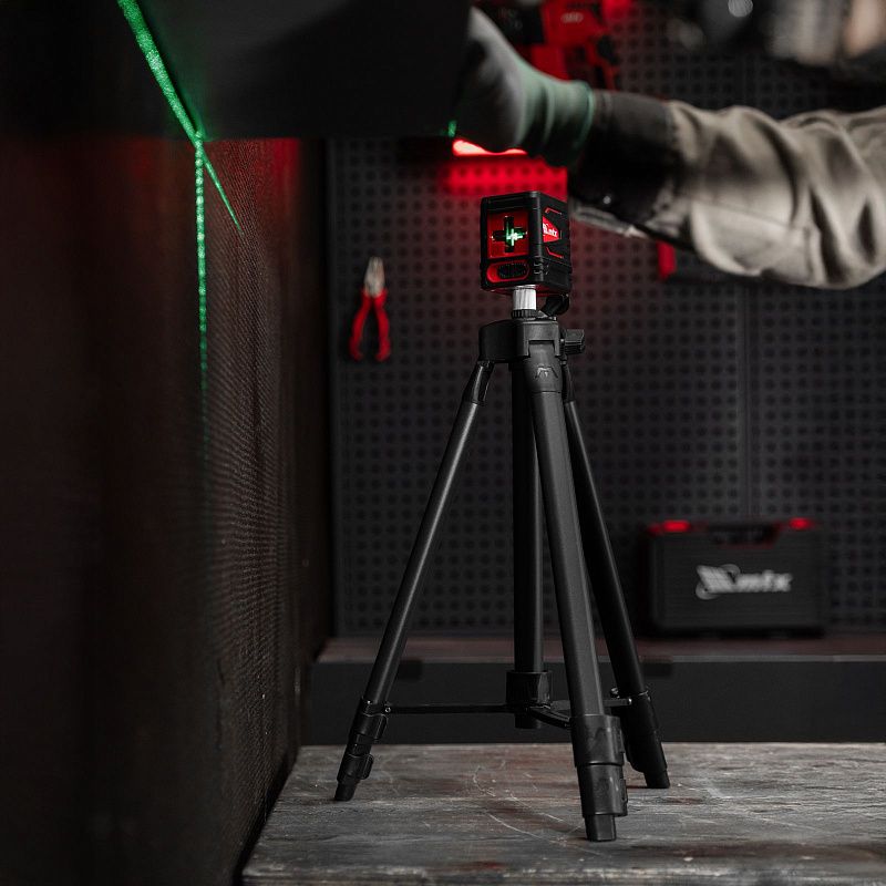 Лазерный уровень QBC GREEN Pro SET, 20 м, зеленый луч, батарейки, штатив MTX 350115