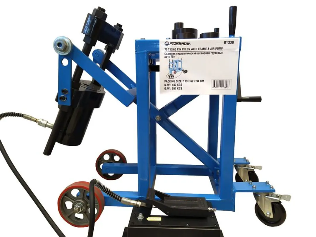 Гидравлический выпрессовщик шкворней с тележкой для грузовых авто 75 т, с пневмонасосом и комплектом надставок Forsage F-B1339