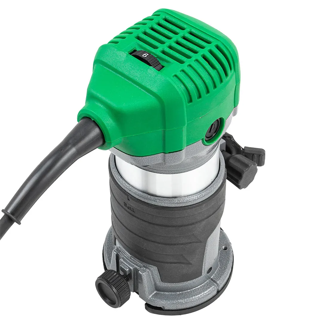 Фрезер ручной, 710Вт, 13000-33000 об/мин, ход фрезы 36 мм, диаметр цангового патрона 6,8 мм RockForce RF-RT0700C