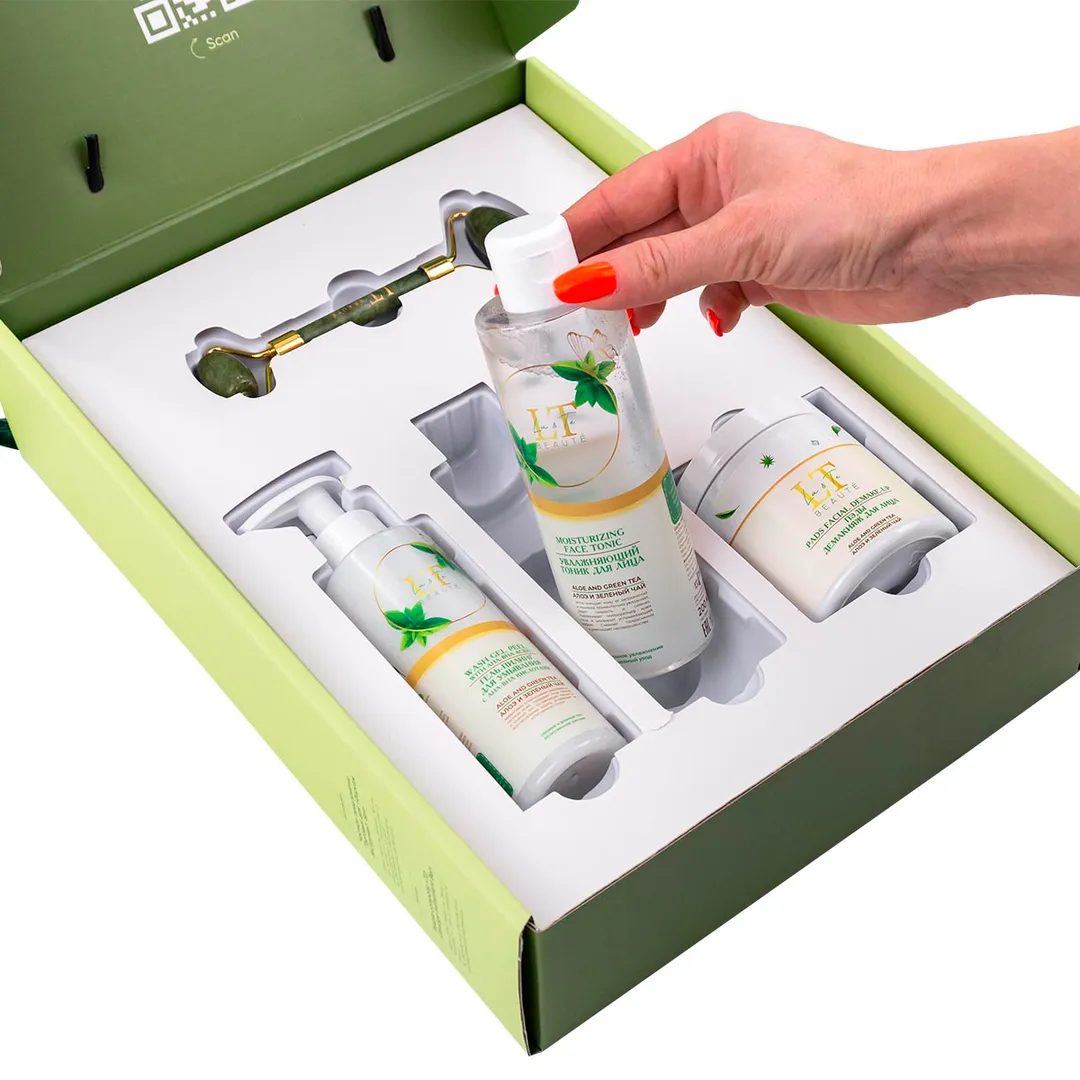 Набор косметики Алоэ и зеленый чай, 4 пр, пэды 2258, тоник 2180, гель-пилинг 2241, ролик зеленый La and Te beaute LT-GR6