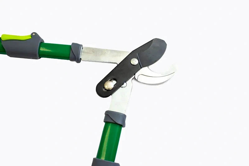 Сучкорез плоскостной с телескопическими рукоятками, L 640-850 мм, L лезвий - 80 мм WMC TOOLS WMC-TG1203024-B