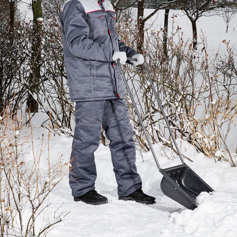Движок для уборки снега пластиковый, 570 х 470 х 1300 мм, стальная рукоятка, Сибртех 615925