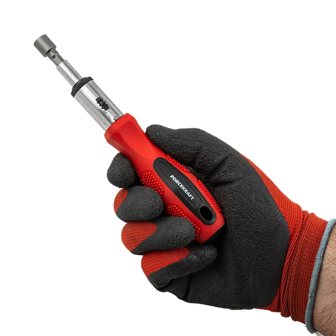 Набор отверток и бит 100 пр на пластиковом стенде ForceKraft FK-10100